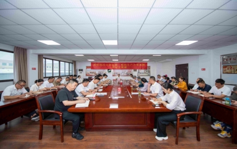 以學(xué)促行、以行促干、正風(fēng)肅紀(jì)，勤廉并重干事業(yè)！